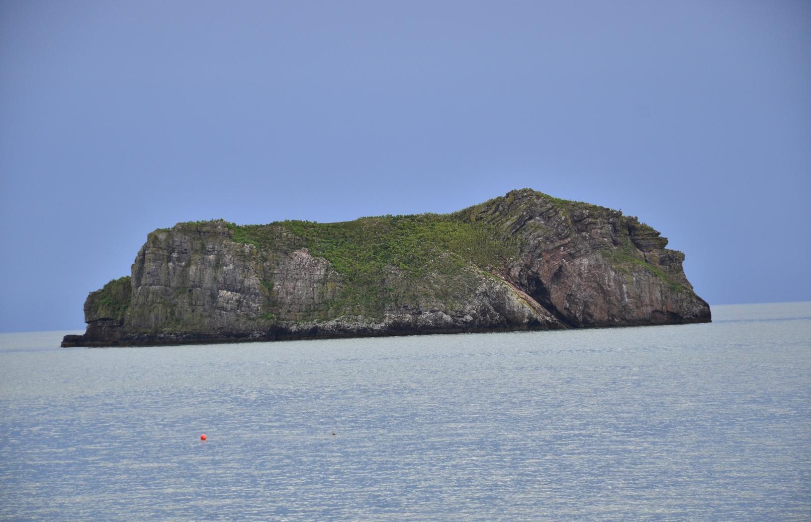 Larger islet